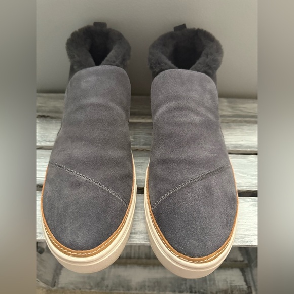 TOMS Paxson suede & faux fur sneaker • Women's 8.5 - Picture 1 of 8